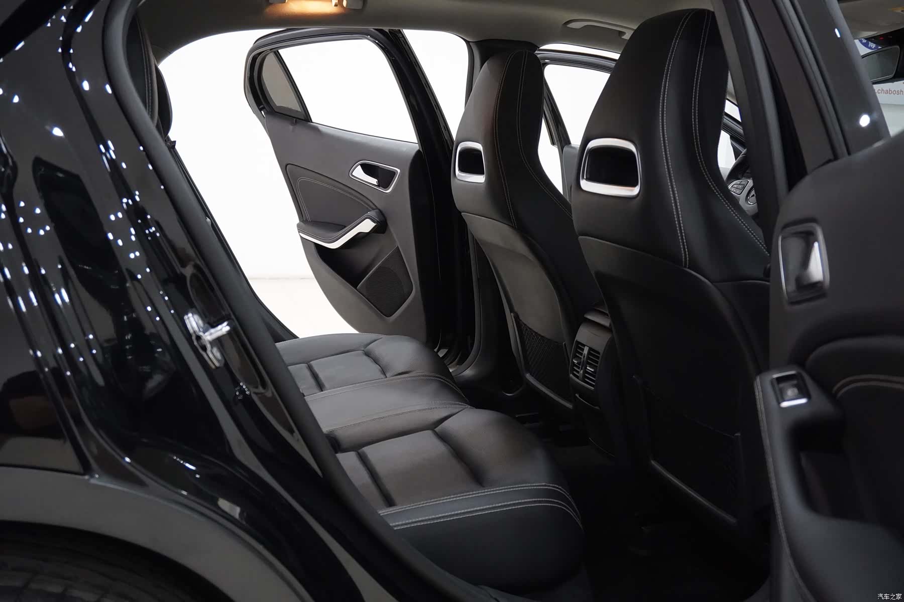 Mercedes-Benz GLA, 2018 11