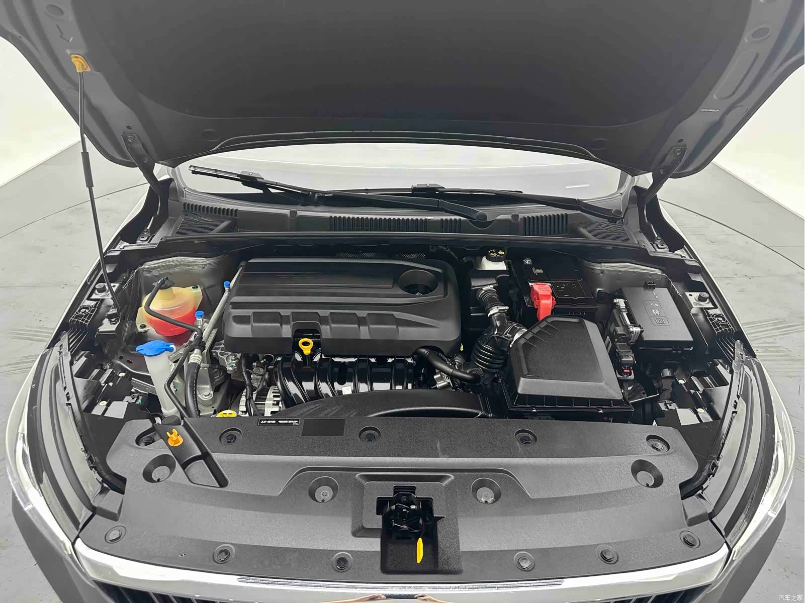 Geely Emgrand, 2022 18