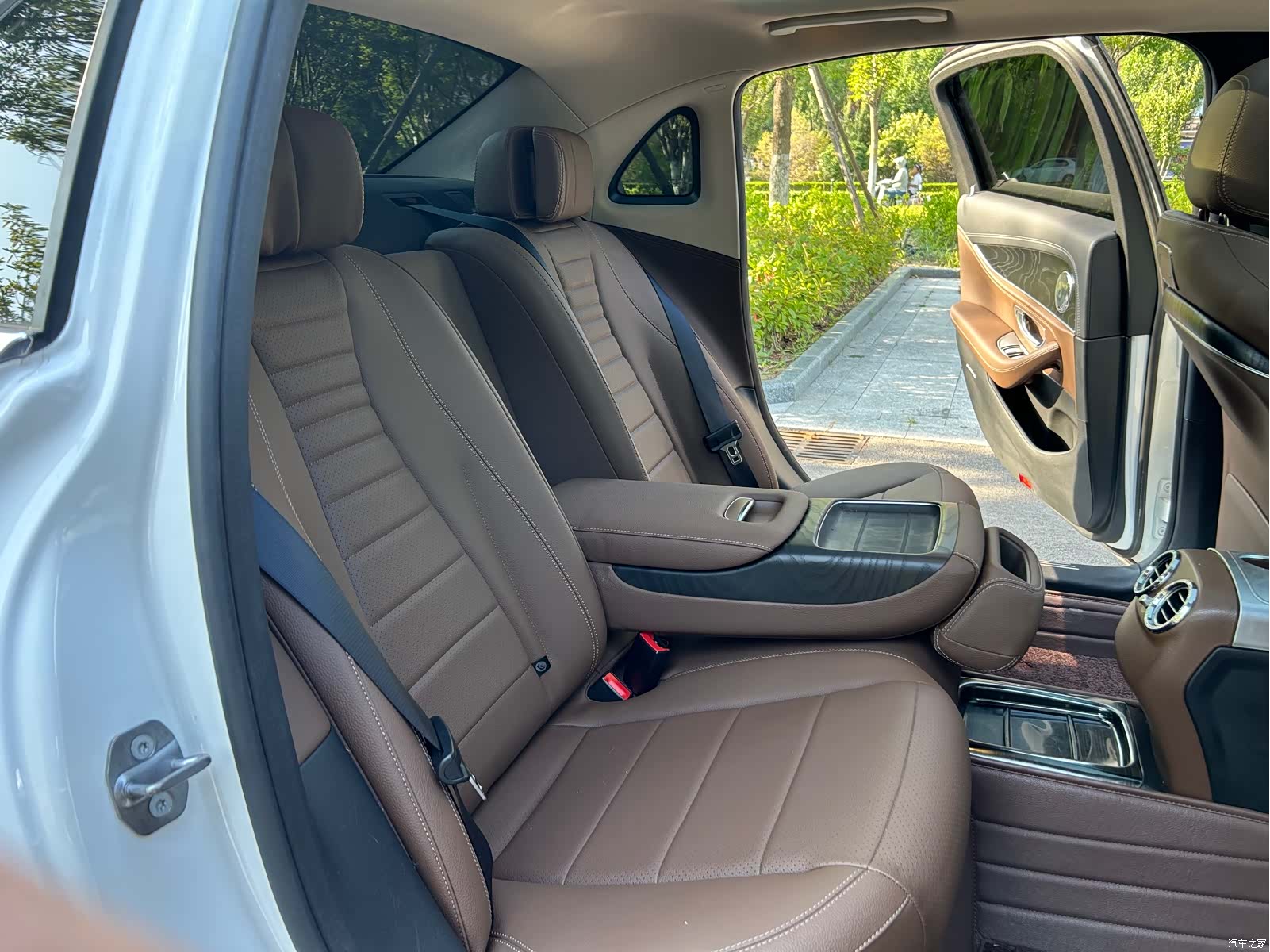 Mercedes-Benz E-Class, 2019 8