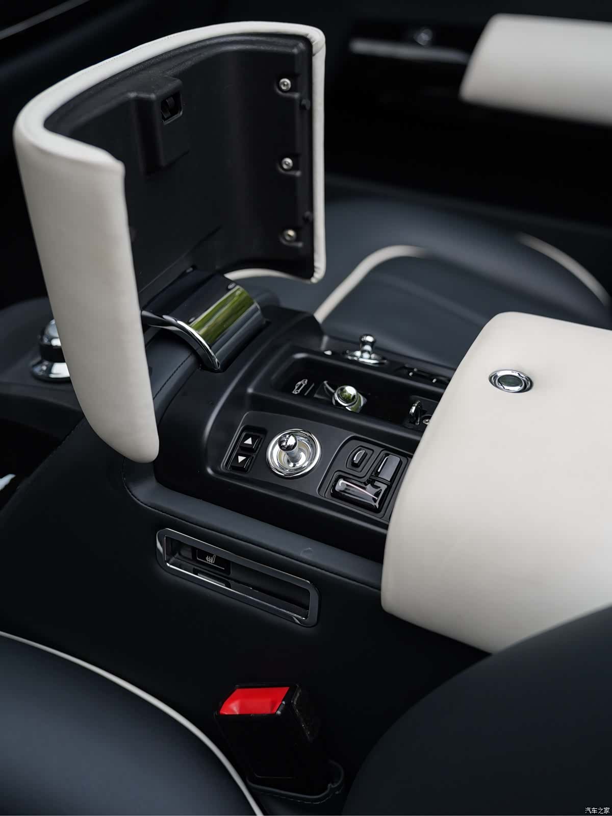 Rolls-Royce Phantom, 2008 14