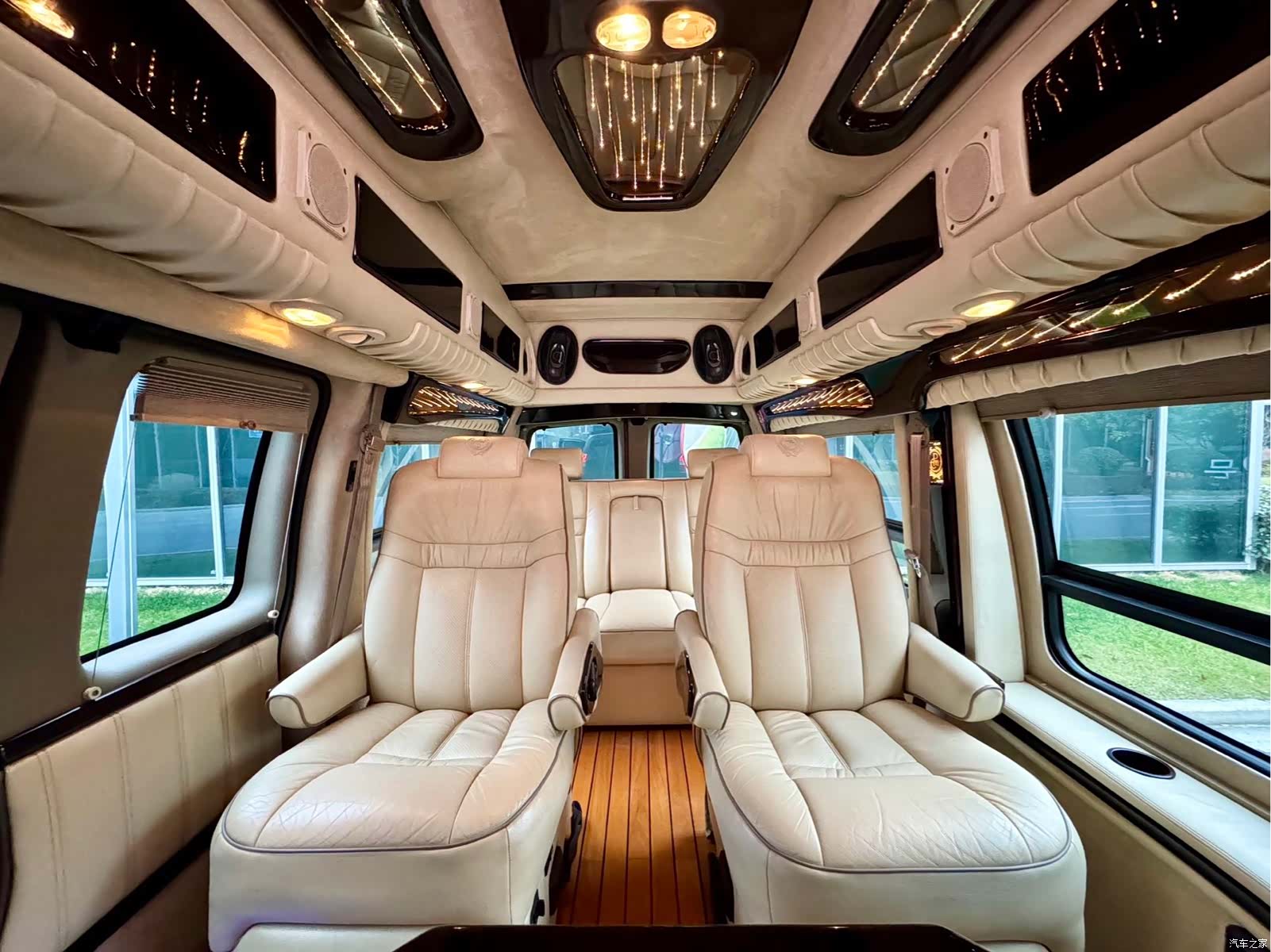 GMC SAVANA, 2011 12
