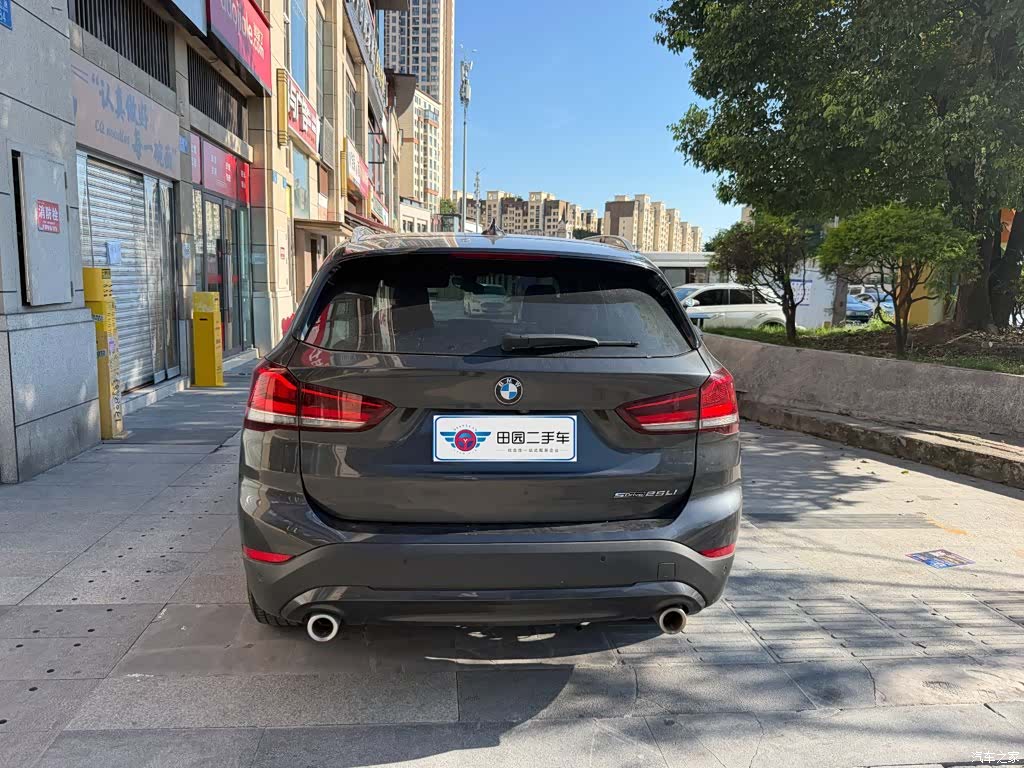 BMW X1, 2021 все фото