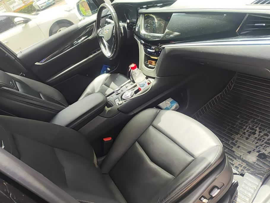 Cadillac XT6
