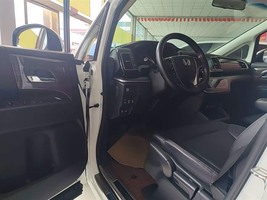 Honda Elysion 2018, фото 16