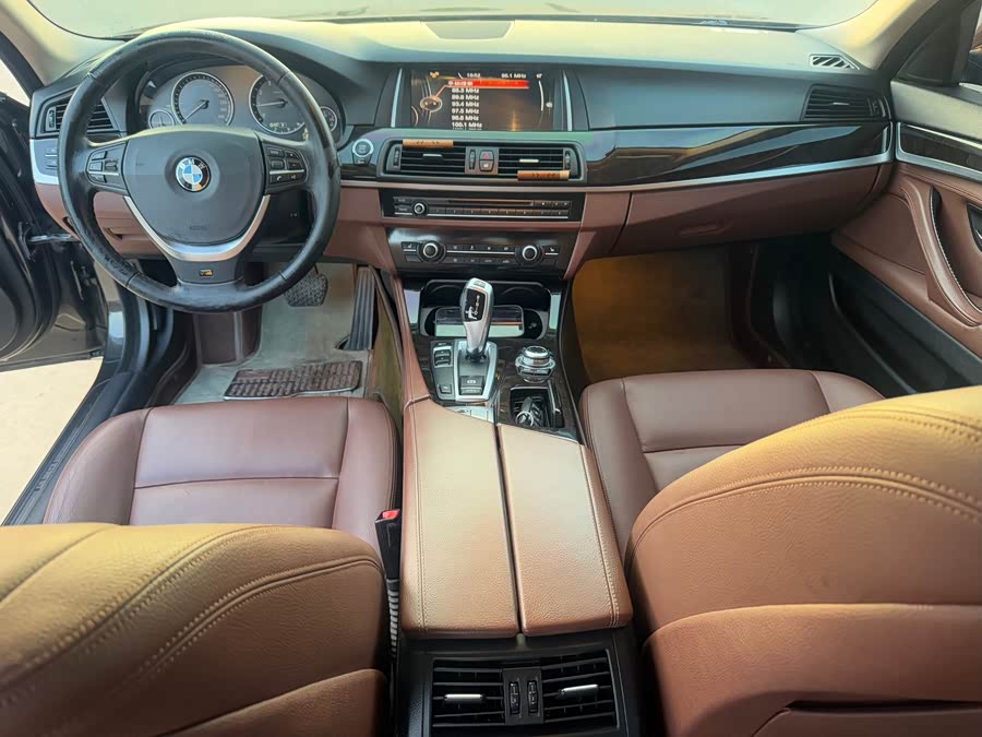 BMW 5 Series 2016, фото 8