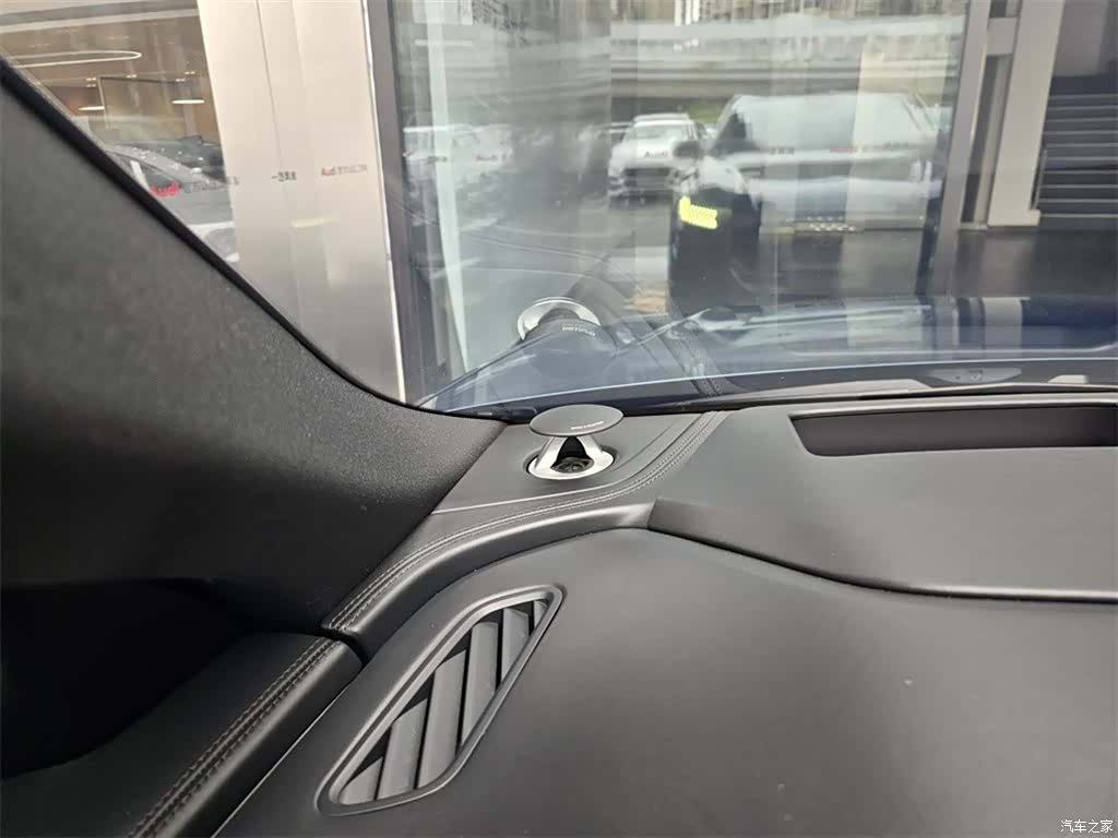 Audi Q8, 2019 13