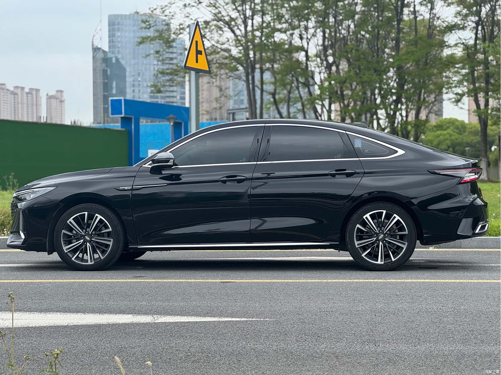 Chery Arrizo 8, 2022 13