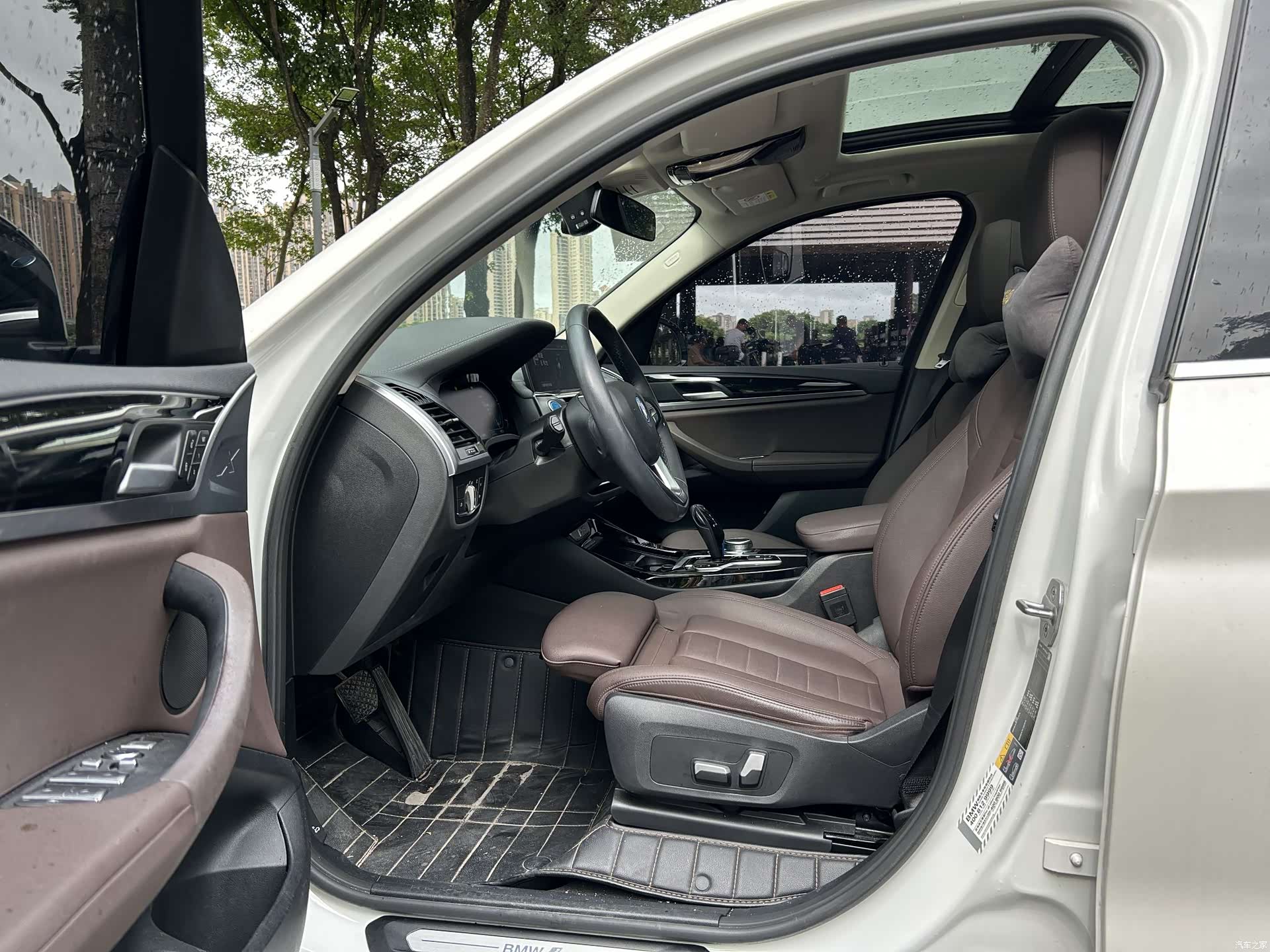 BMW iX3, 2021 3