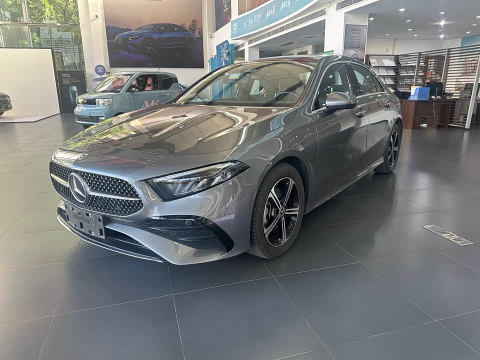 Mercedes-Benz Class A Mercedes-Benz Class A