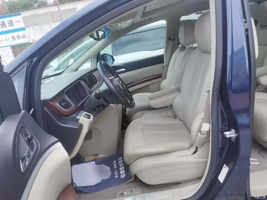 Buick GL8, 2017 15