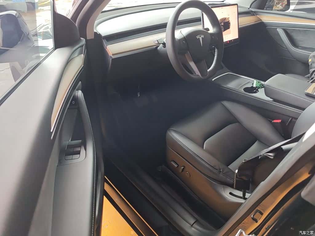 Tesla Model Y, 2021 16