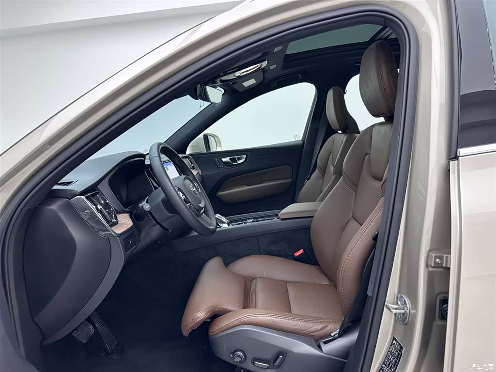 Volvo XC60, 2025 18