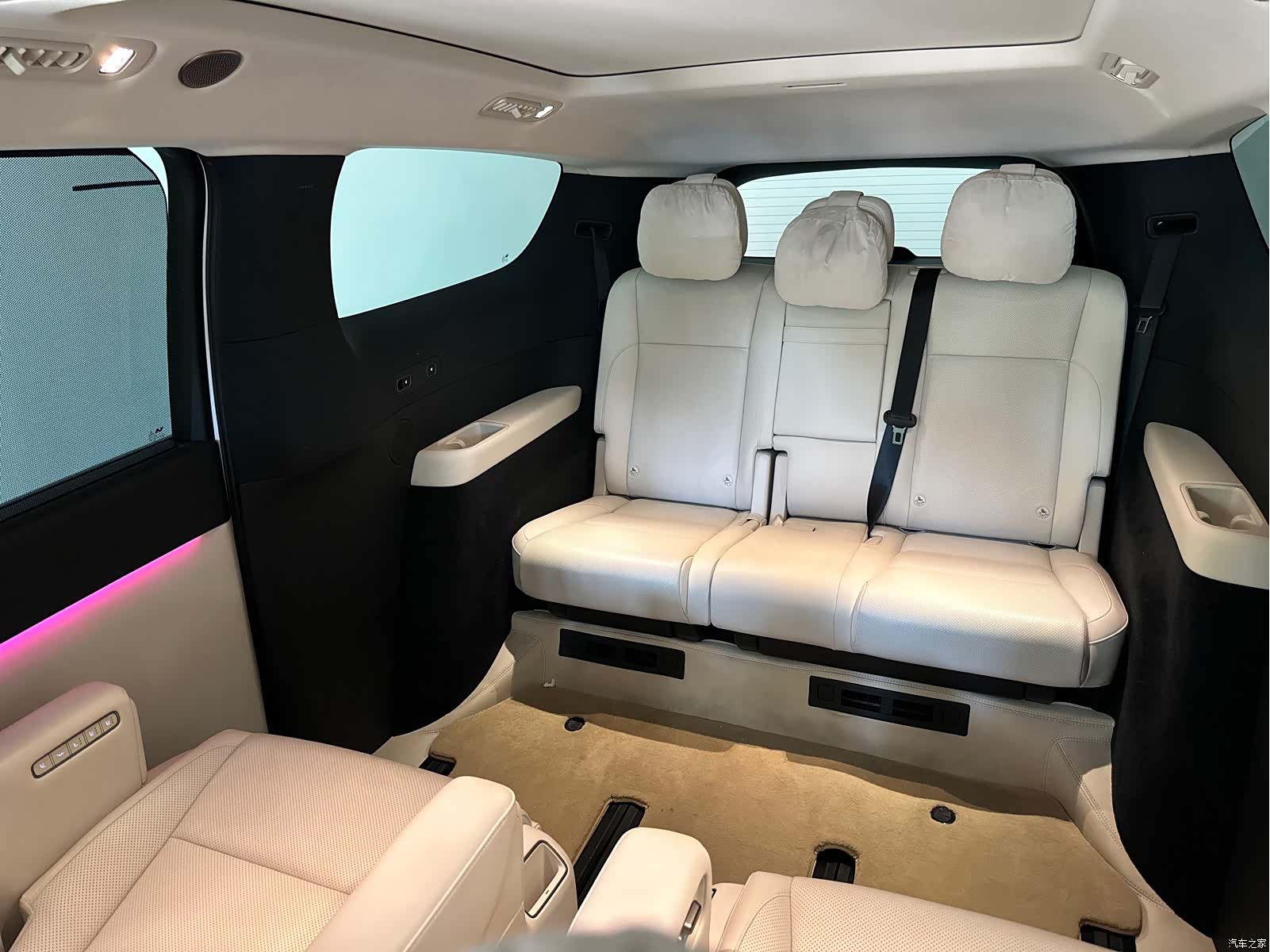 Li Auto MEGA, 2025 13