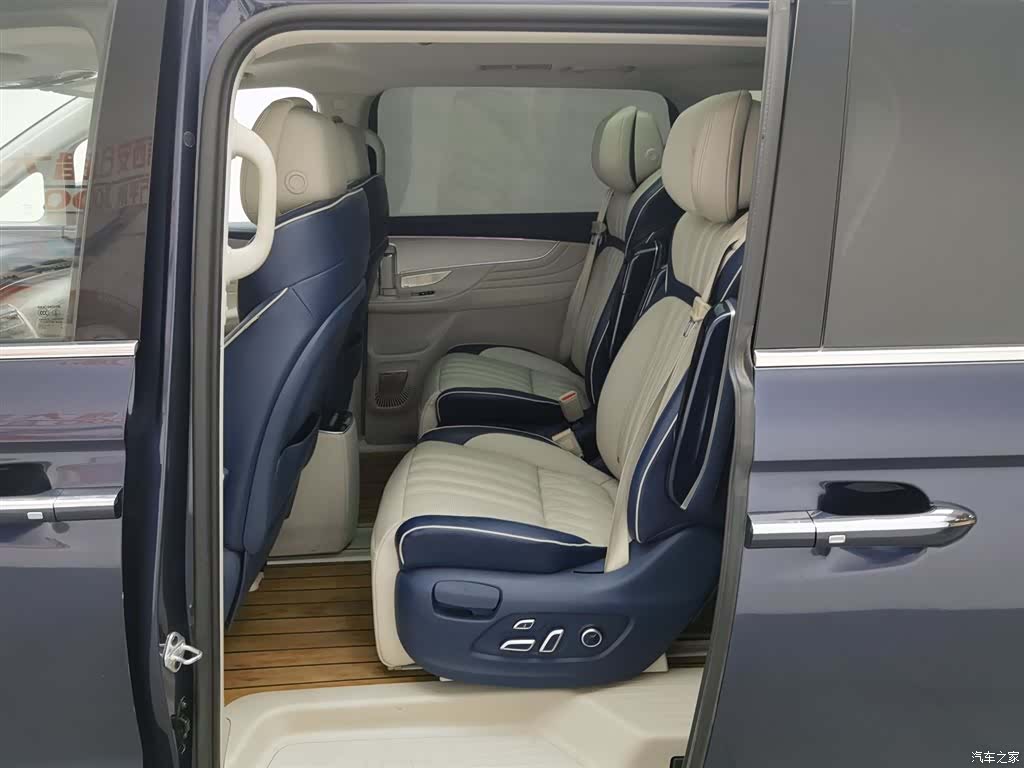 Roewe iMAX8, 2020 15