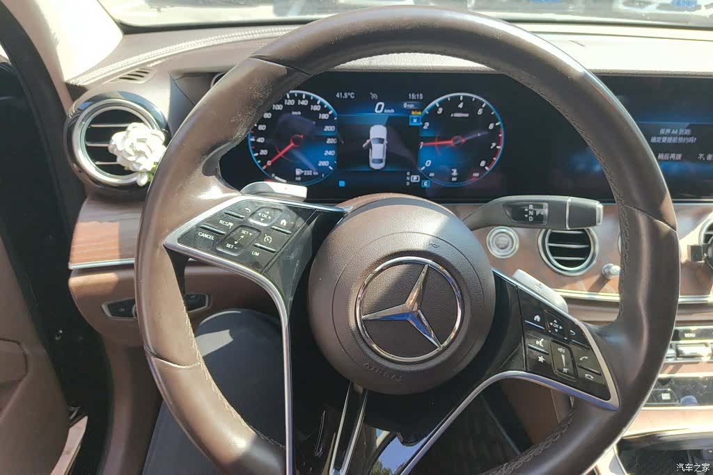 Mercedes-Benz E-Class, 2023 15