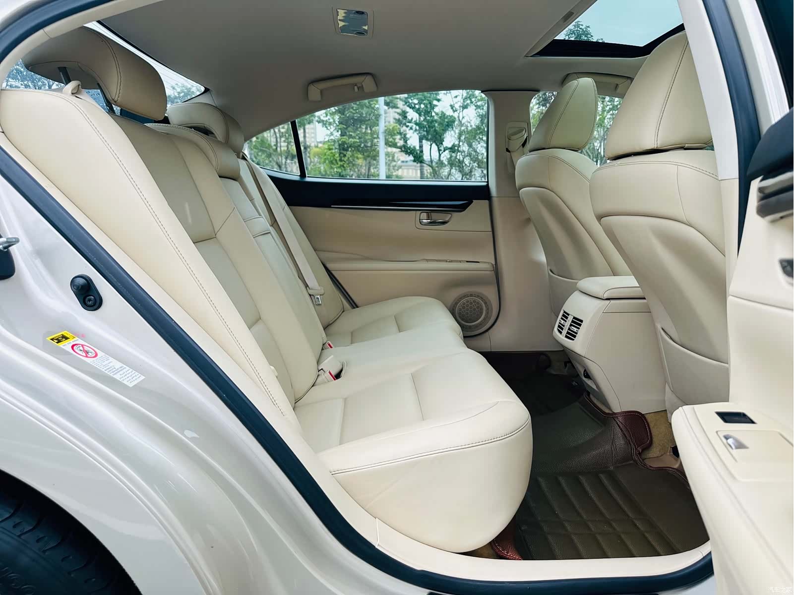 Lexus ES, 2014 15