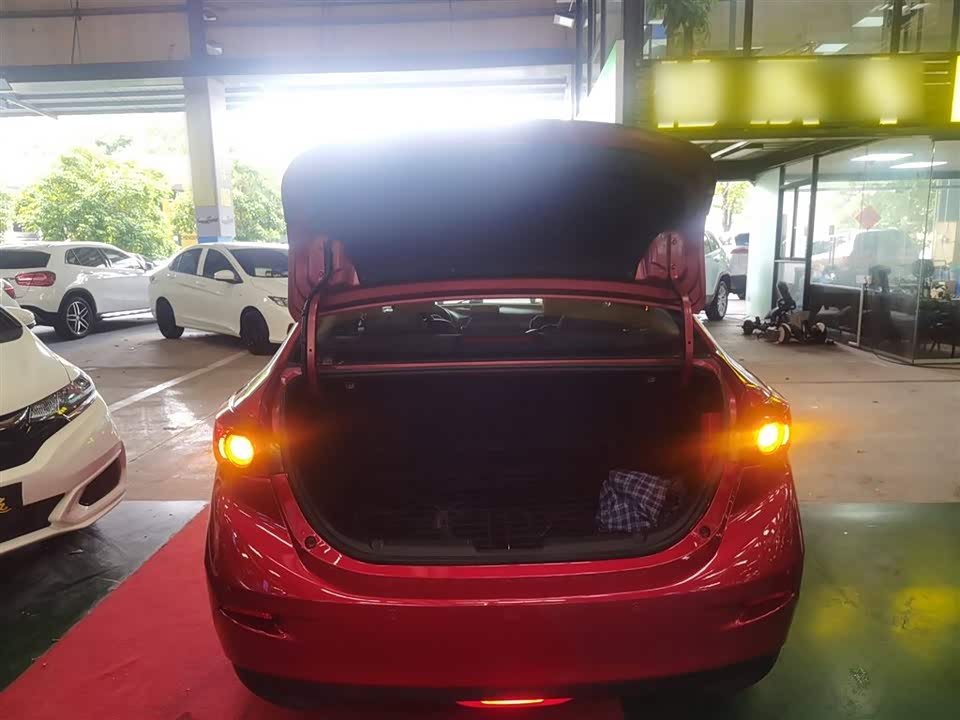 Mazda 3 Angkesaila
