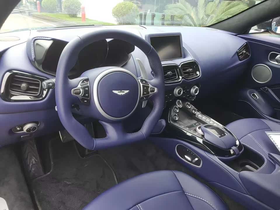 Aston Martin V8 Vantage