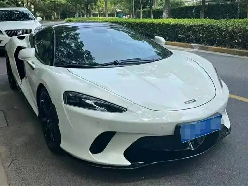 McLaren GT