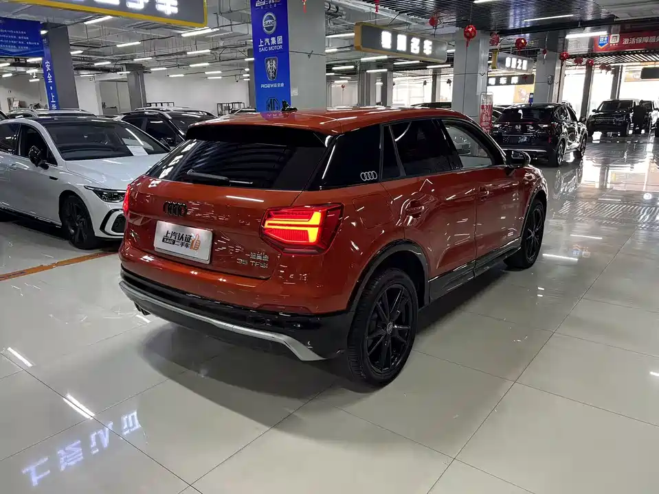Audi Q2L