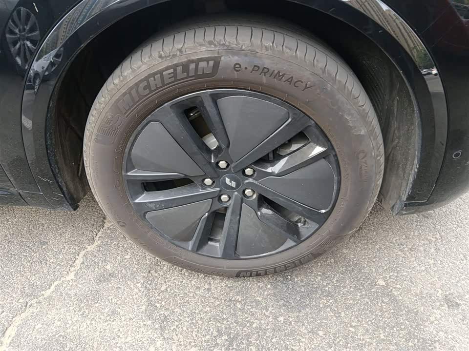 Li Auto Ideal L8