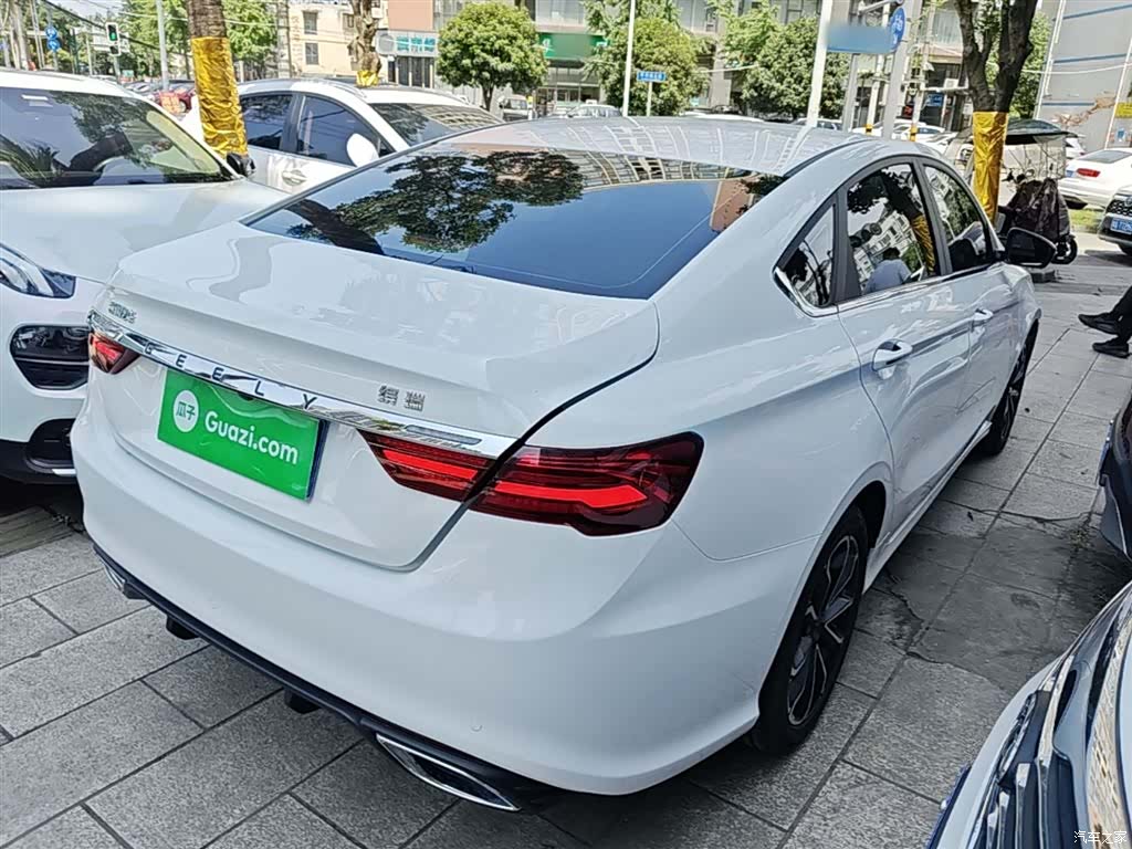 Geely Binray, 2022 7