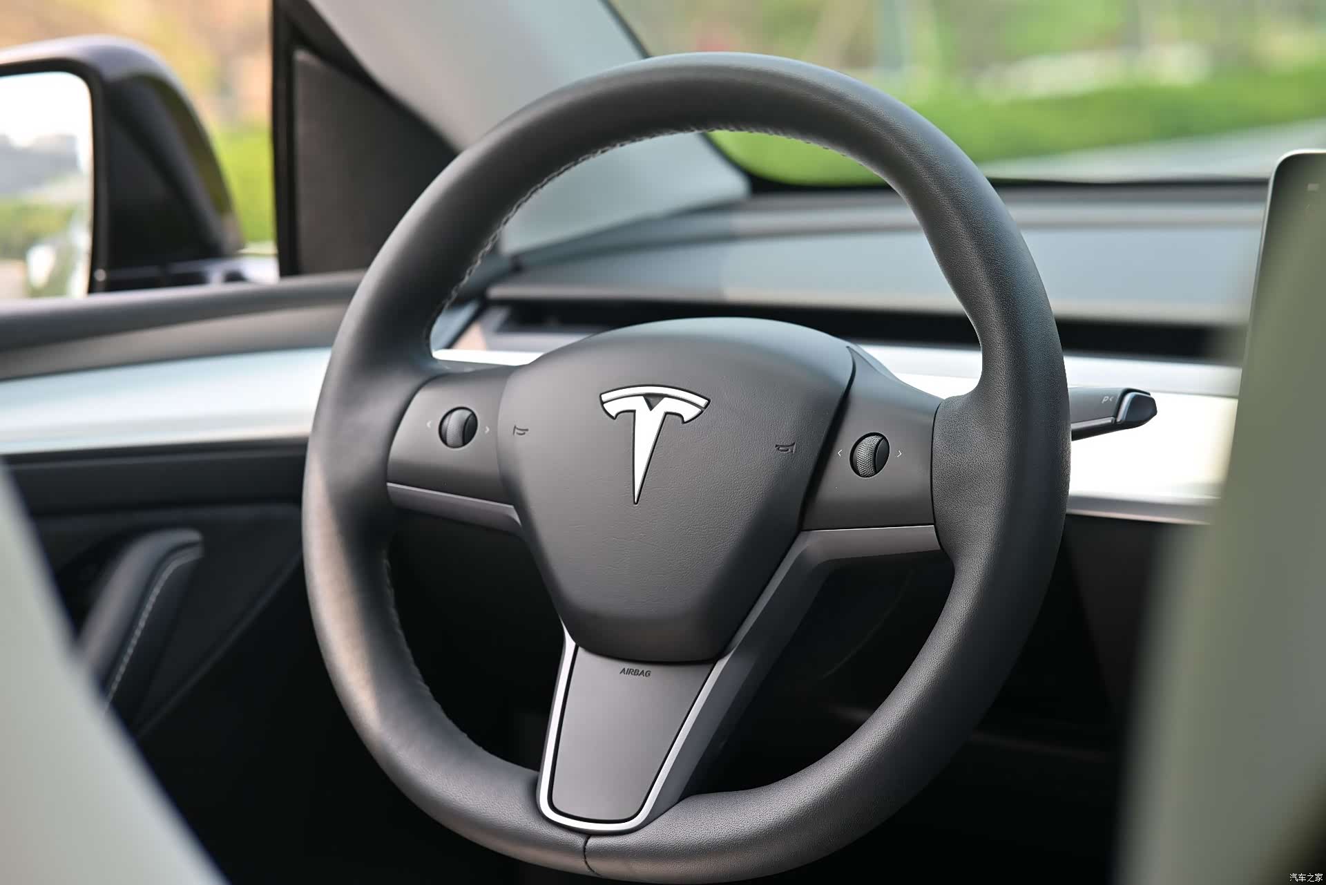 Tesla Model Y, 2023 7