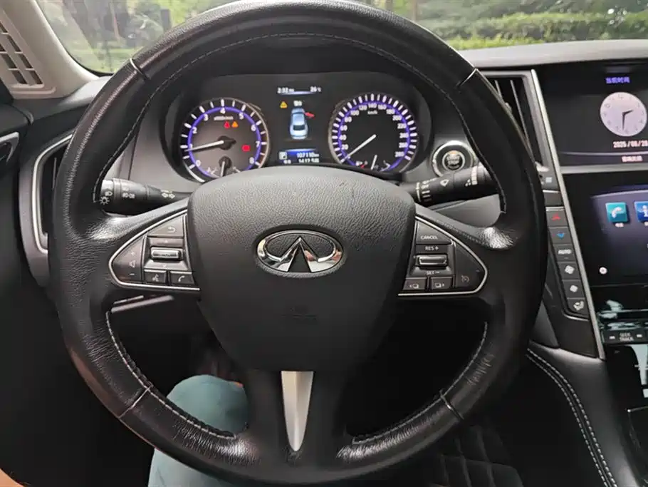 Infiniti Q50L
