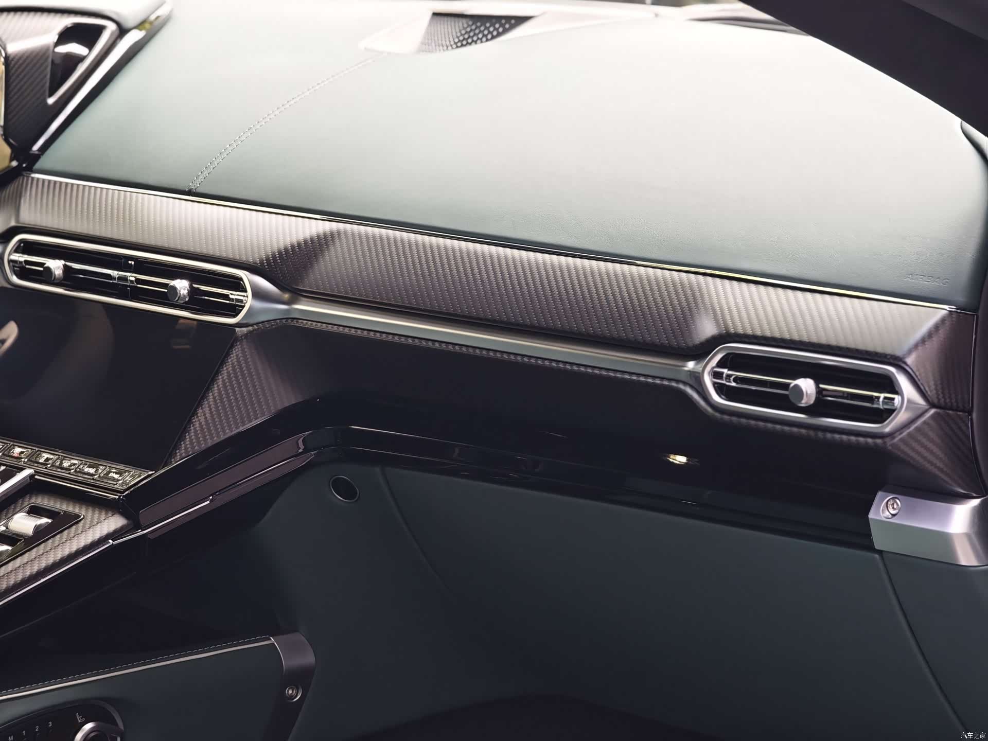 Aston Martin Vantage, 2025 18