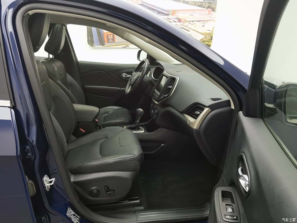 Jeep Cherokee, 2018 23