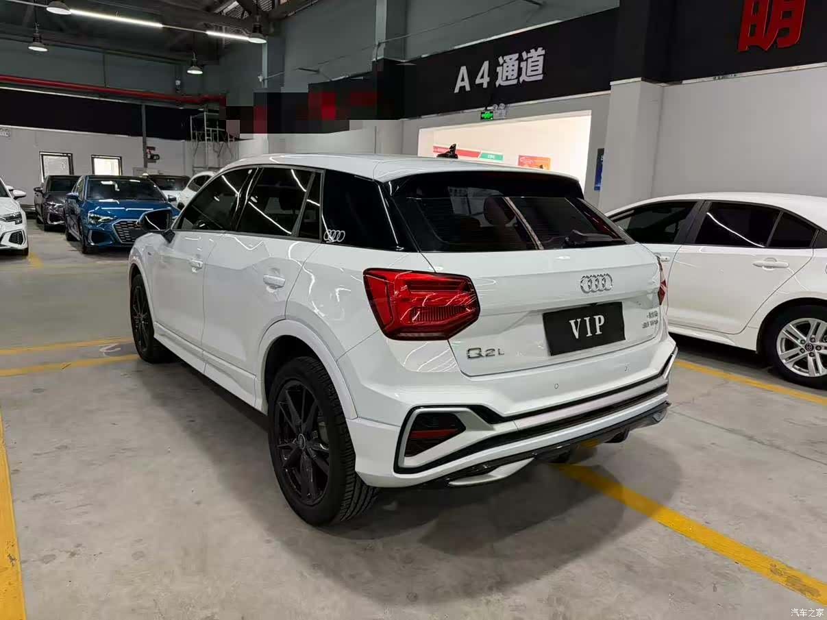 Audi Q2L, 2023 7