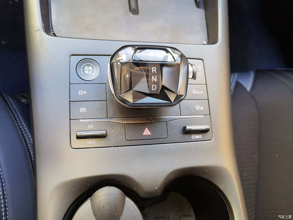BYD Qin, 2025 10