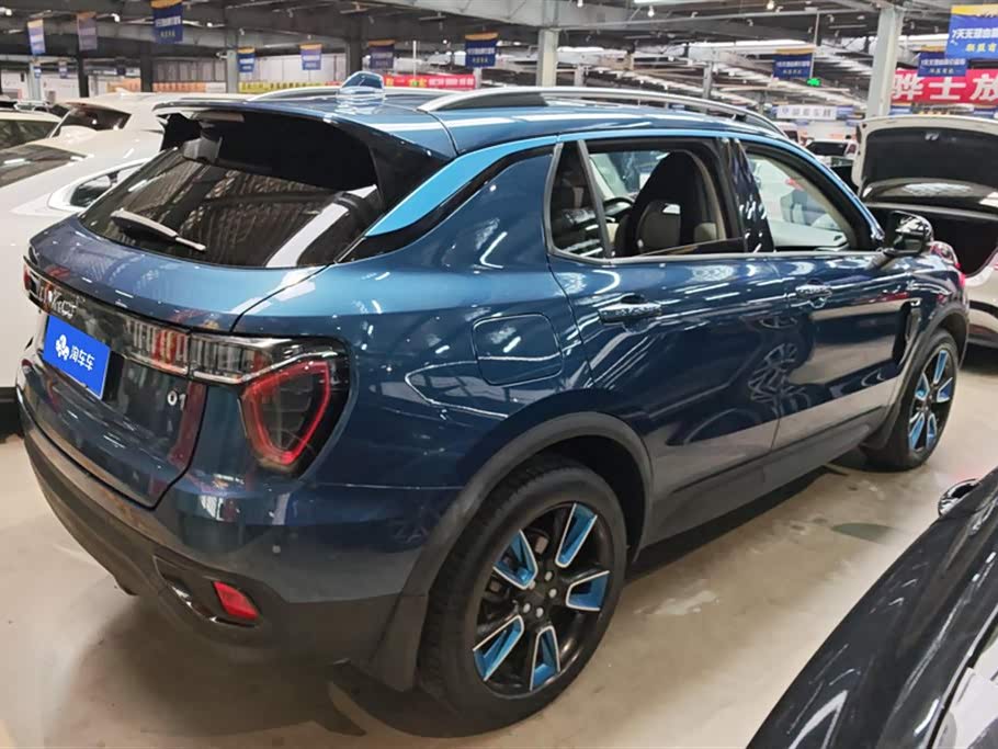 Lynk & Co 01