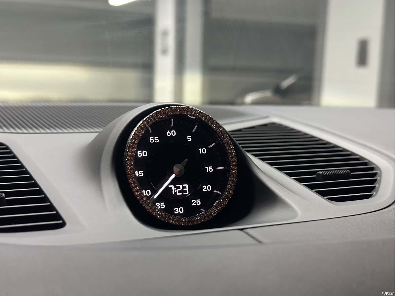 Porsche Cayenne, 2025 12