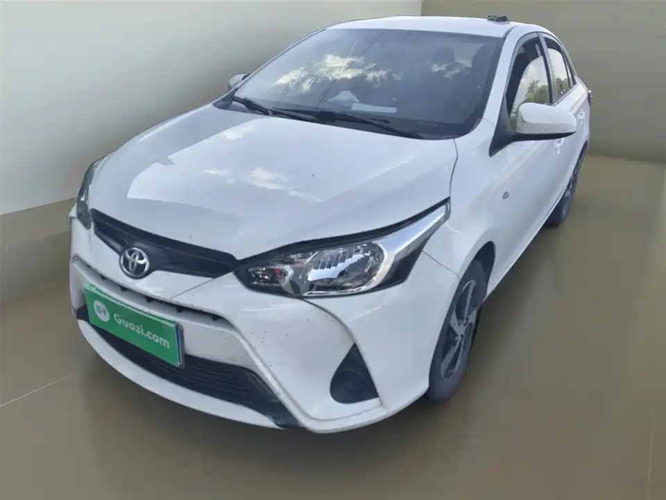 Toyota YARiS L to enjoy