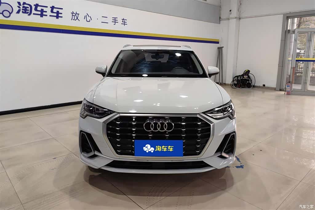 Audi Q3, 2022 2