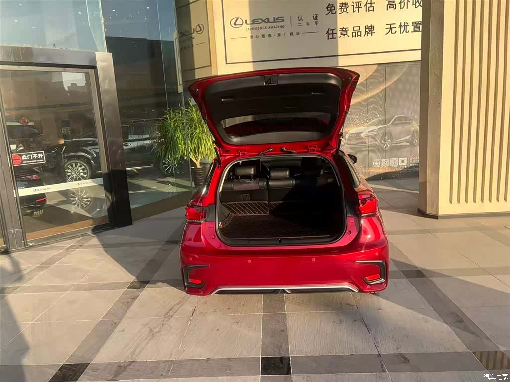 Lexus CT, 2018 4