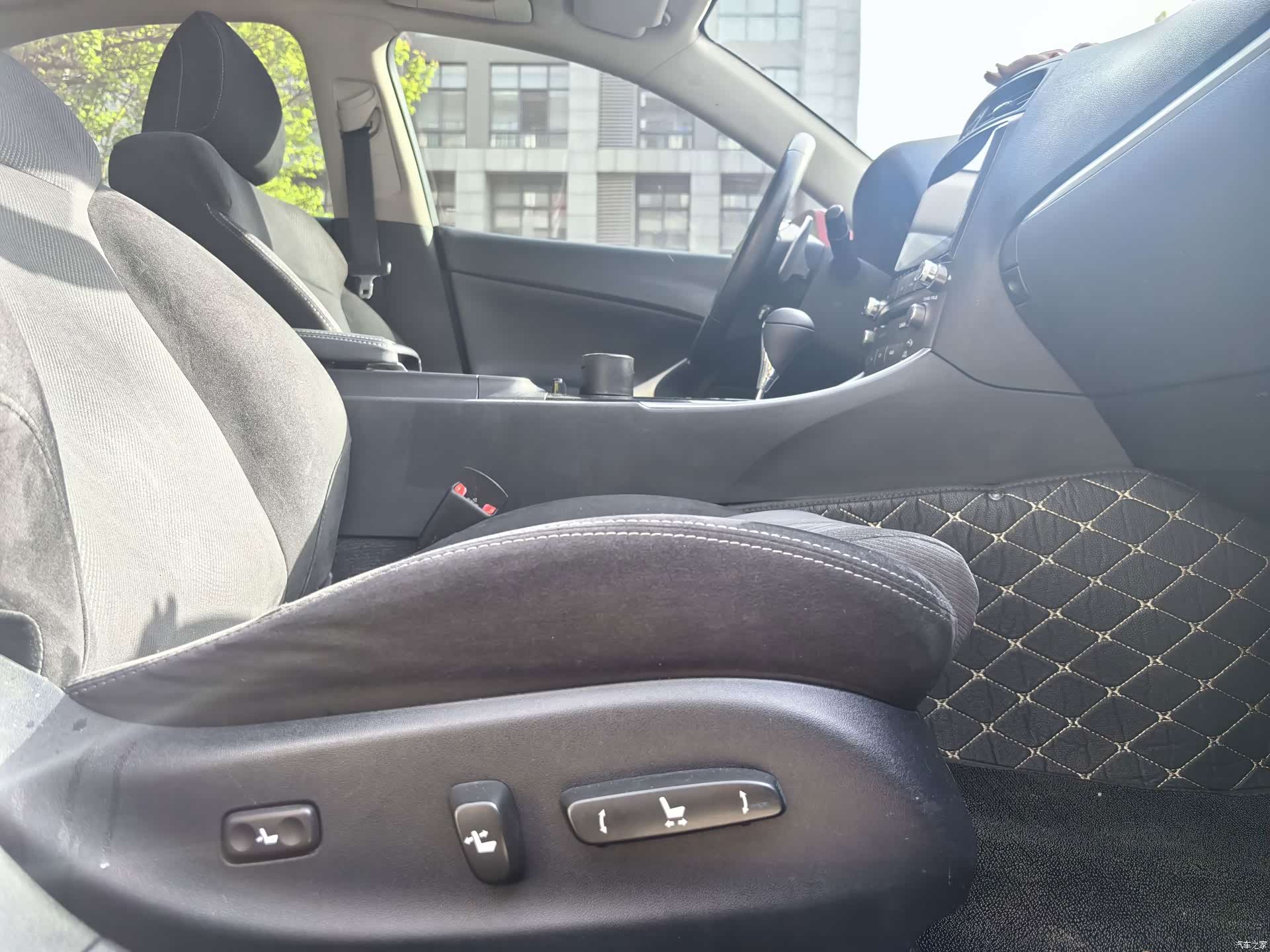 Lexus IS, 2011 12