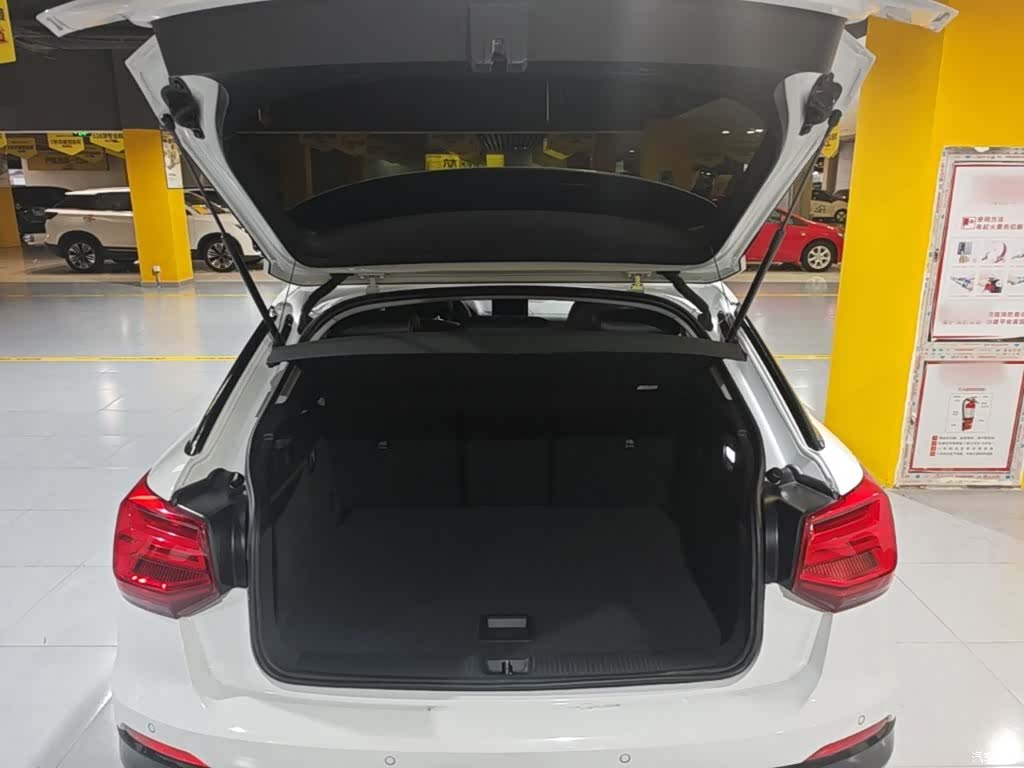 Audi Q2L, 2020 15