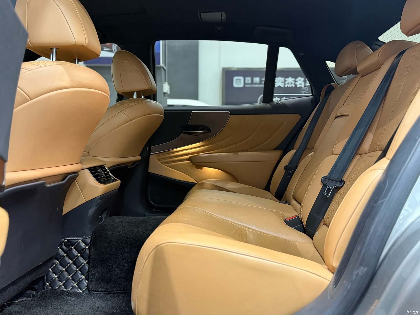 Lexus LS, 2022 6