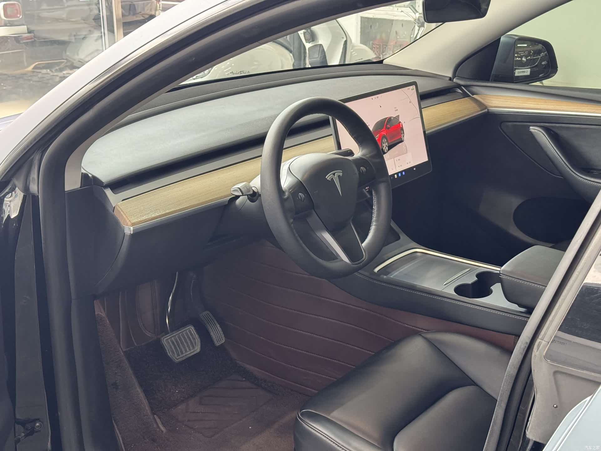 Tesla Model Y, 2023 11