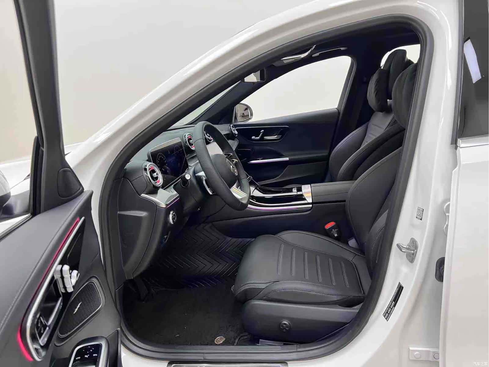 Mercedes-Benz C-Class, 2024 11