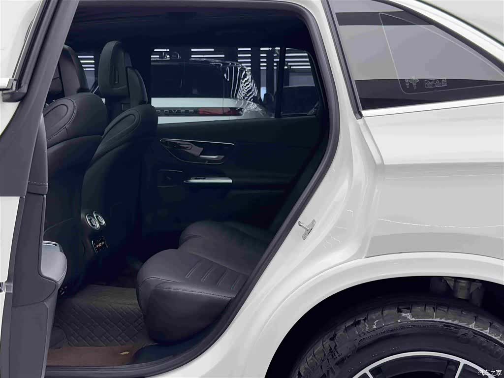 Mercedes-Benz GLC, 2025 9