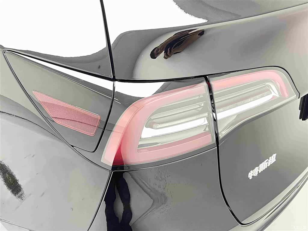 Tesla Model Y, 2024 16