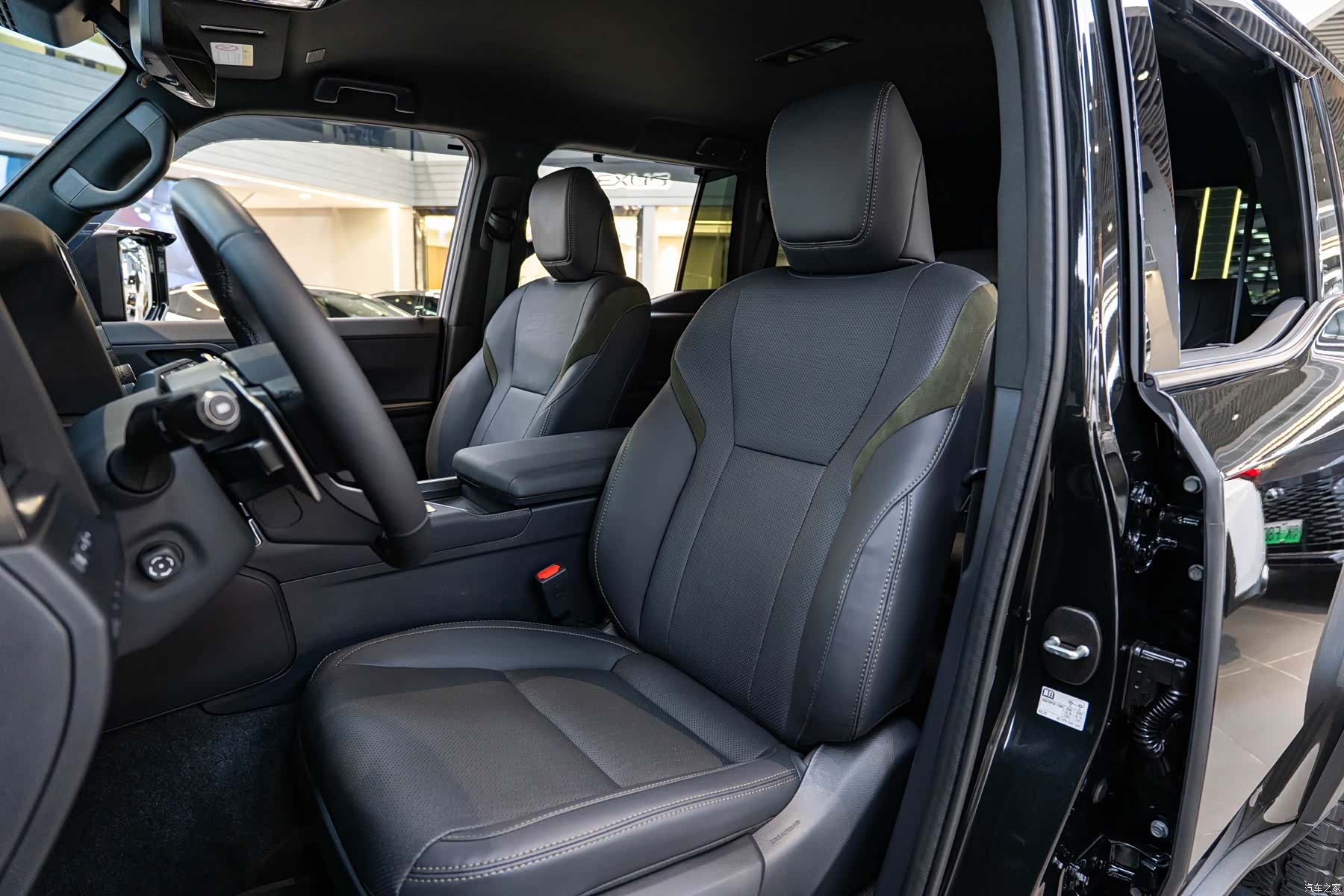 Lexus GX, 2025 11