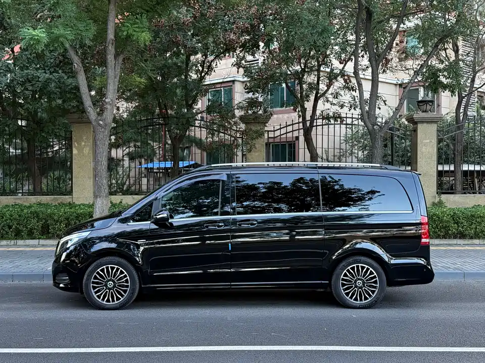 Mercedes-Benz V-class