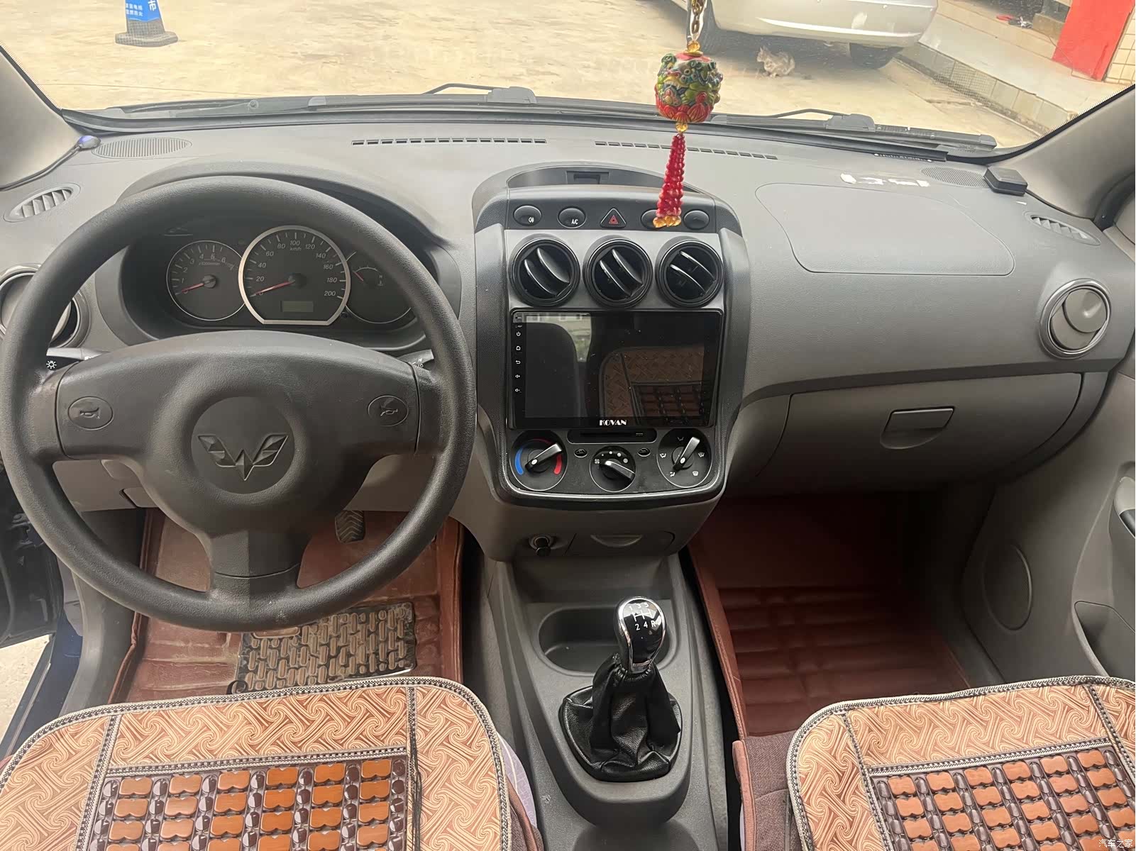 Wuling Hongguang, 2015 6