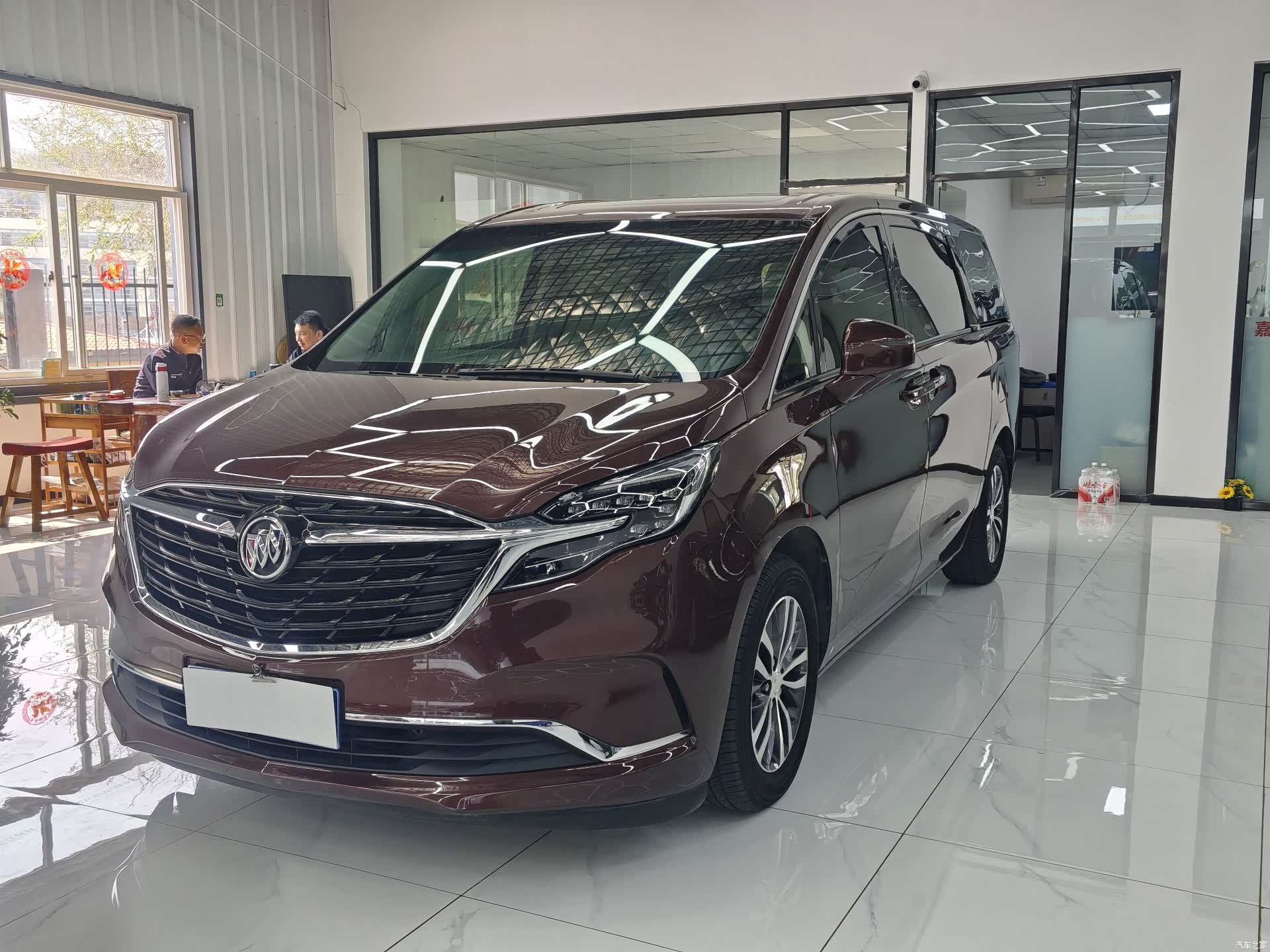 Buick GL8, 2021 1