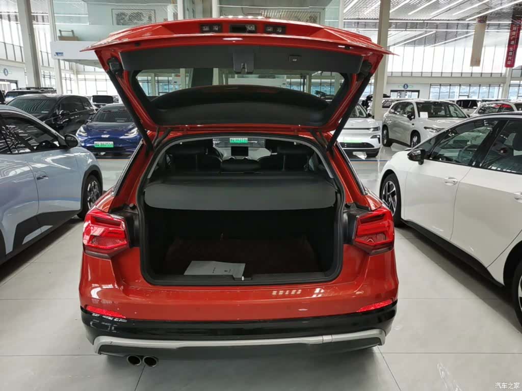 Audi Q2L, 2020 19