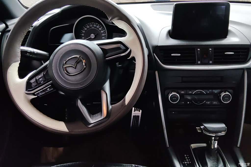 Mazda CX-4, 2017 12